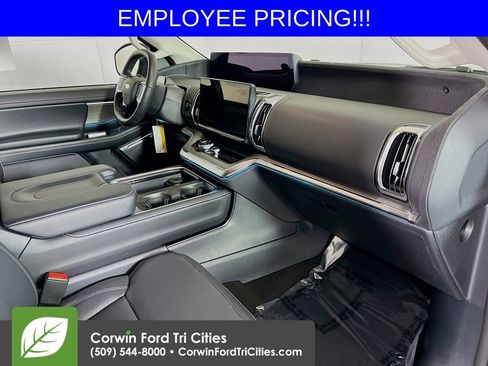 New 2026 Ford Expedition Max Platinum w/ Driver's Package AWD/4WD image 32
