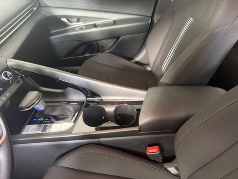 Certified 2025 Hyundai Elantra Hybrid FWD image 21
