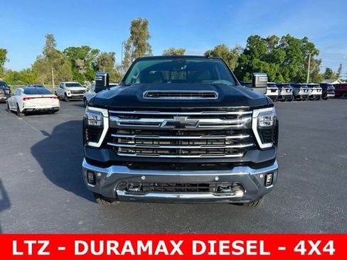 Used 2024 Chevrolet Silverado 2500 LTZ w/ LTZ Plus Package image 2