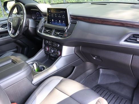 Used 2022 Chevrolet Tahoe Z71 w/ Z71 Off-Road Package AWD/4WD image 40