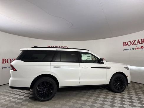 New 2025 Lincoln Navigator Reserve w/ Jet Appearance Package image 8