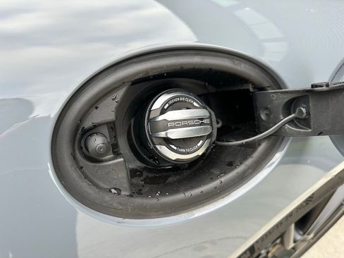 Used 2025 Porsche 718 Cayman GT4 image 37