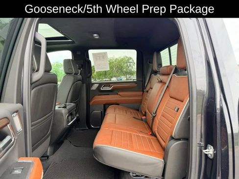 Used 2024 GMC Sierra 2500 Denali Ultimate w/ Max Trailering Package AWD/4WD image 9