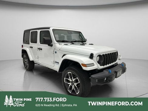 Used 2024 Jeep Wrangler Unlimited w/ Convenience Group AWD/4WD image 1