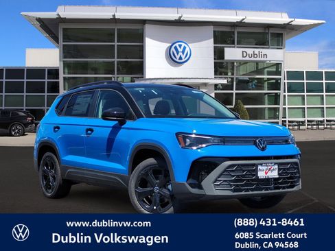 New 2025 Volkswagen Taos SE image 1