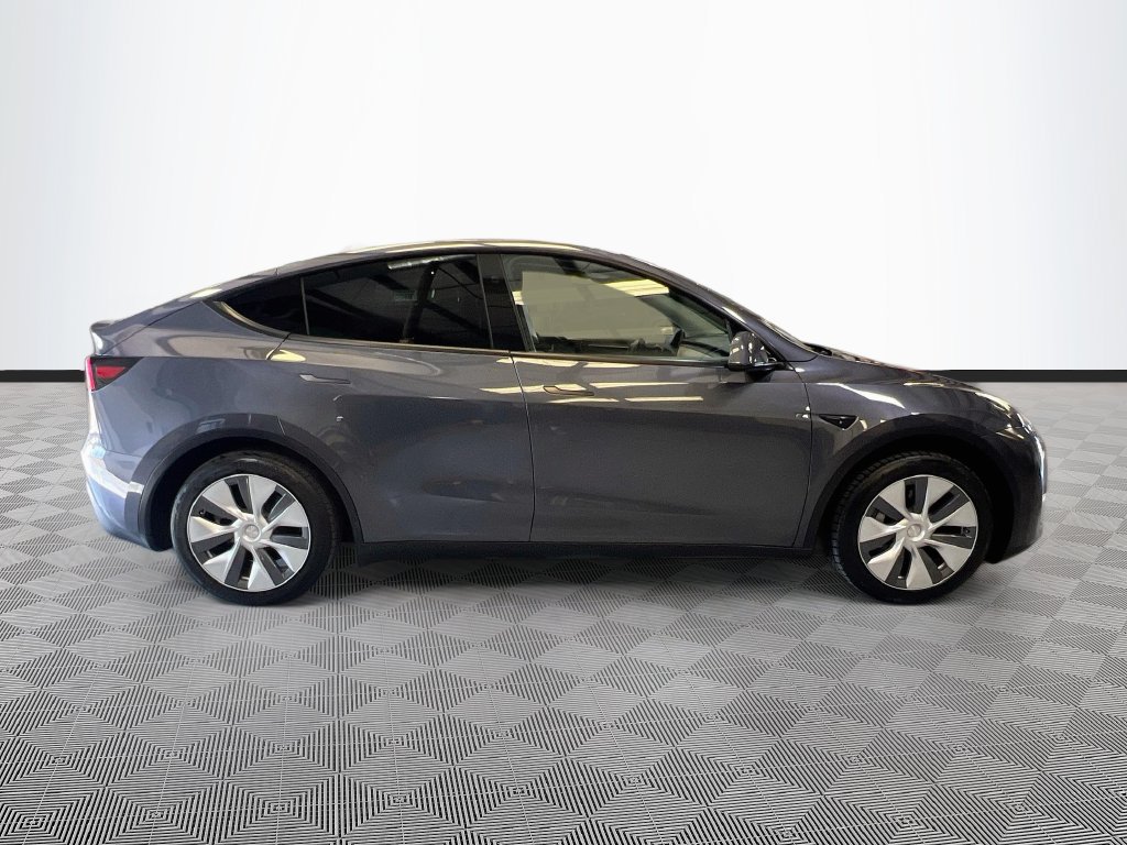 Used 2023 Tesla Model Y 2WD image 8