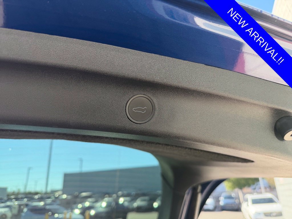 Used 2023 Tesla Model Y Long Range AWD/4WD image 9