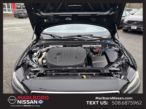 Used 2024 Volvo V60 B5 Cross Country Plus image 13