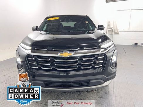 Used 2025 Chevrolet Equinox LT image 2