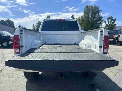 Used 2018 RAM 2500 SLT w/ Luxury Group image 8