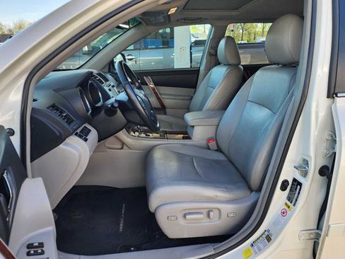 Used 2013 Toyota Highlander Limited image 11