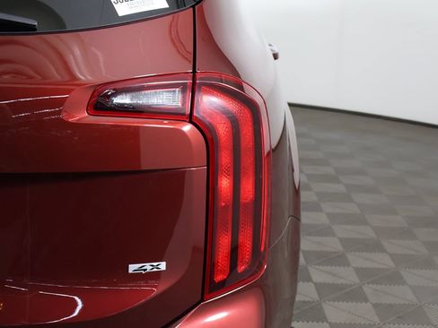Certified 2023 Kia Telluride S w/ S Sunroof Package AWD/4WD image 18