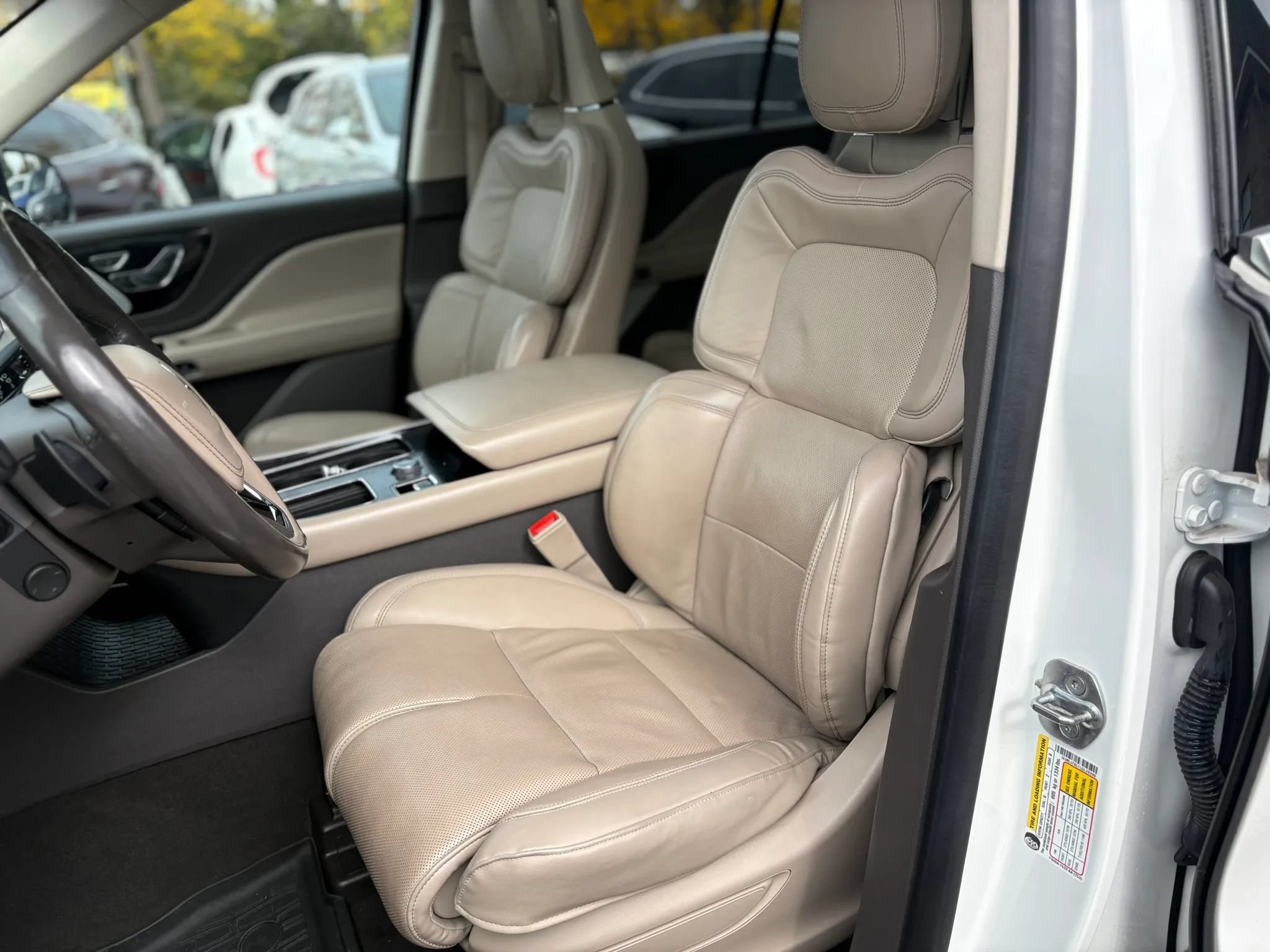 Used 2020 Lincoln Aviator Reserve w/ Equipment Group 202A AWD/4WD image 9