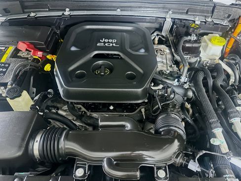 Used 2022 Jeep Wrangler Sahara image 31