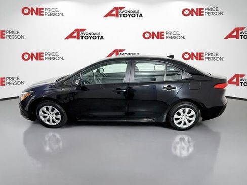 Certified 2025 Toyota Corolla LE FWD image 5