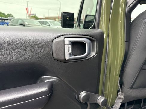 Used 2021 Jeep Wrangler Unlimited Sport AWD/4WD image 27