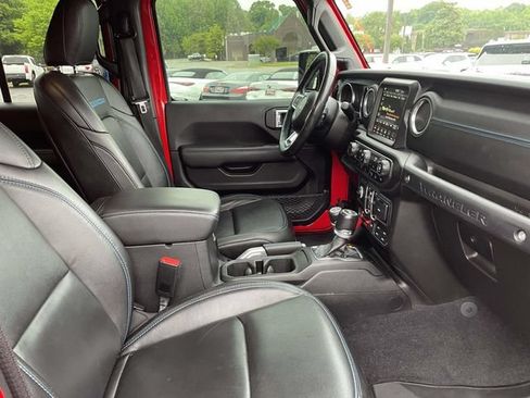 Used 2021 Jeep Wrangler Unlimited Rubicon 4xe w/ Cold Weather Group AWD/4WD image 10