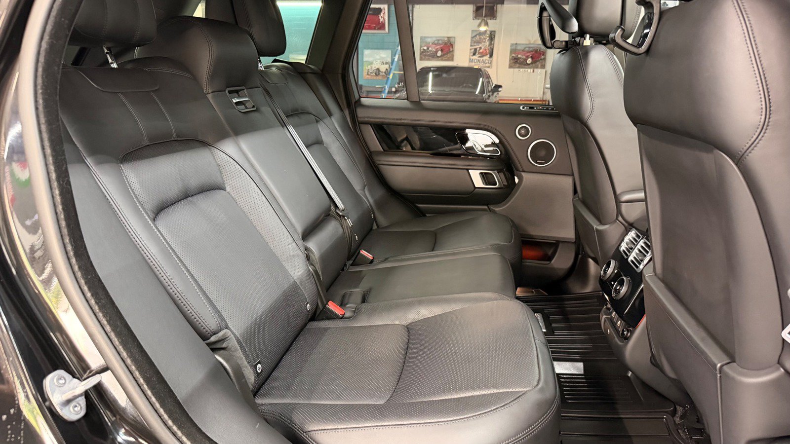 Used 2022 Land Rover Range Rover P525 Westminster Edition AWD/4WD image 34