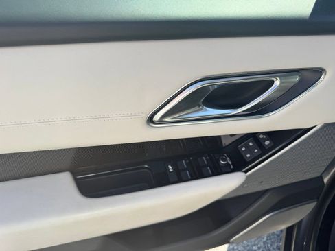 Used 2018 Land Rover Range Rover Velar AWD/4WD image 18