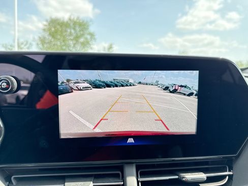 Used 2025 Chevrolet Trax LT FWD image 22