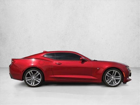 Used 2018 Chevrolet Camaro LT RWD image 4