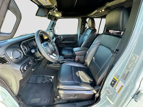 Used 2024 Jeep Wrangler Sahara image 20