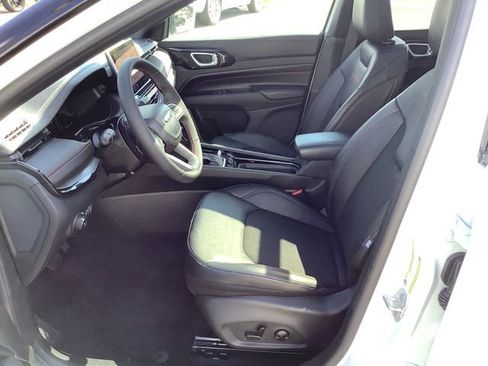 New 2026 Jeep Compass Trailhawk w/ Sun, Sound & Navigation Group image 9