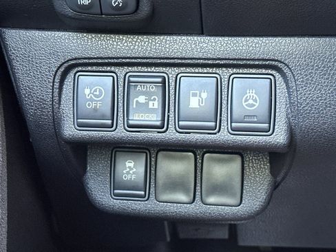 Used 2013 Nissan Leaf S w/ Charger Pkg FWD image 39