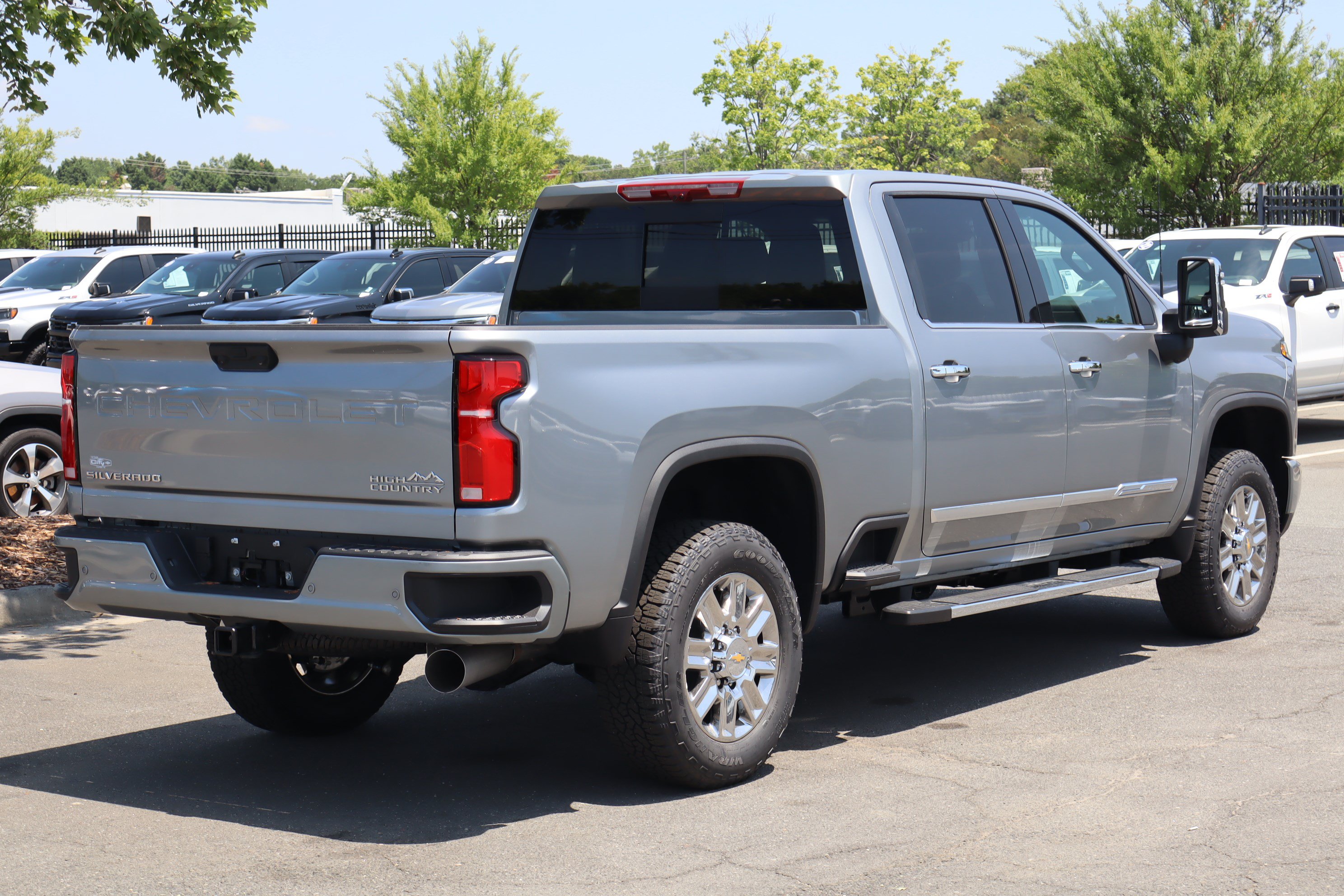 New 2026 Chevrolet Silverado 2500 High Country w/ High Country Premium Package AWD/4WD image 9
