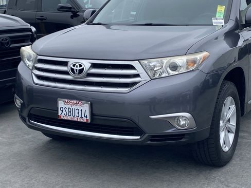 Used 2013 Toyota Highlander Plus FWD image 7
