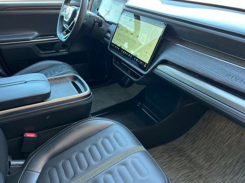 Used 2024 Rivian R1S Adventure AWD/4WD image 19