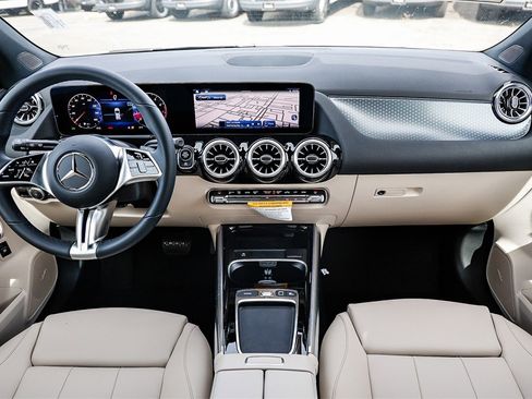 New 2025 Mercedes-Benz GLA 250 image 10