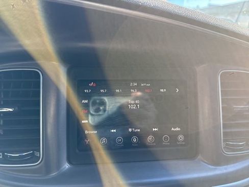 Used 2019 Dodge Charger SXT image 19