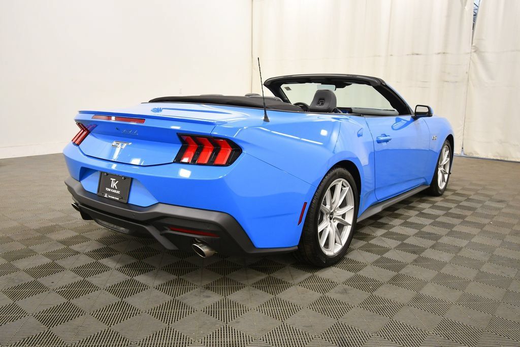 Used 2025 Ford Mustang GT Premium RWD image 8