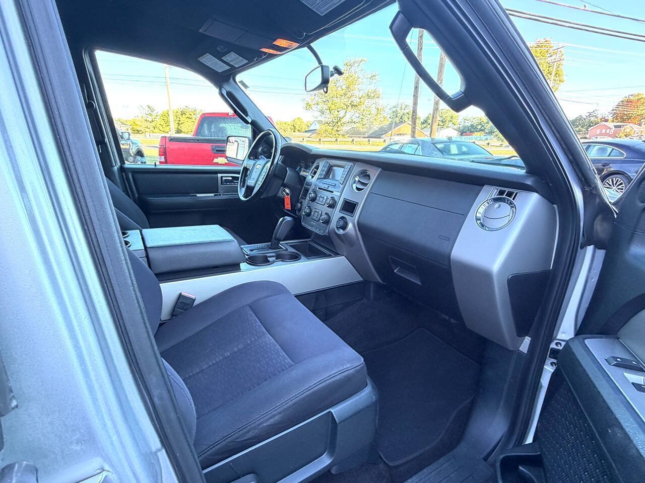 Used 2015 Ford Expedition EL XLT AWD/4WD image 11