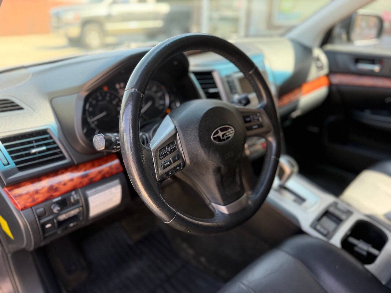 Used 2012 Subaru Outback 2.5i Limited AWD/4WD image 12