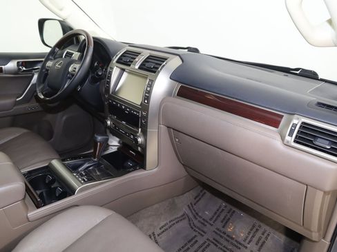Used 2019 Lexus GX 460 Premium image 38