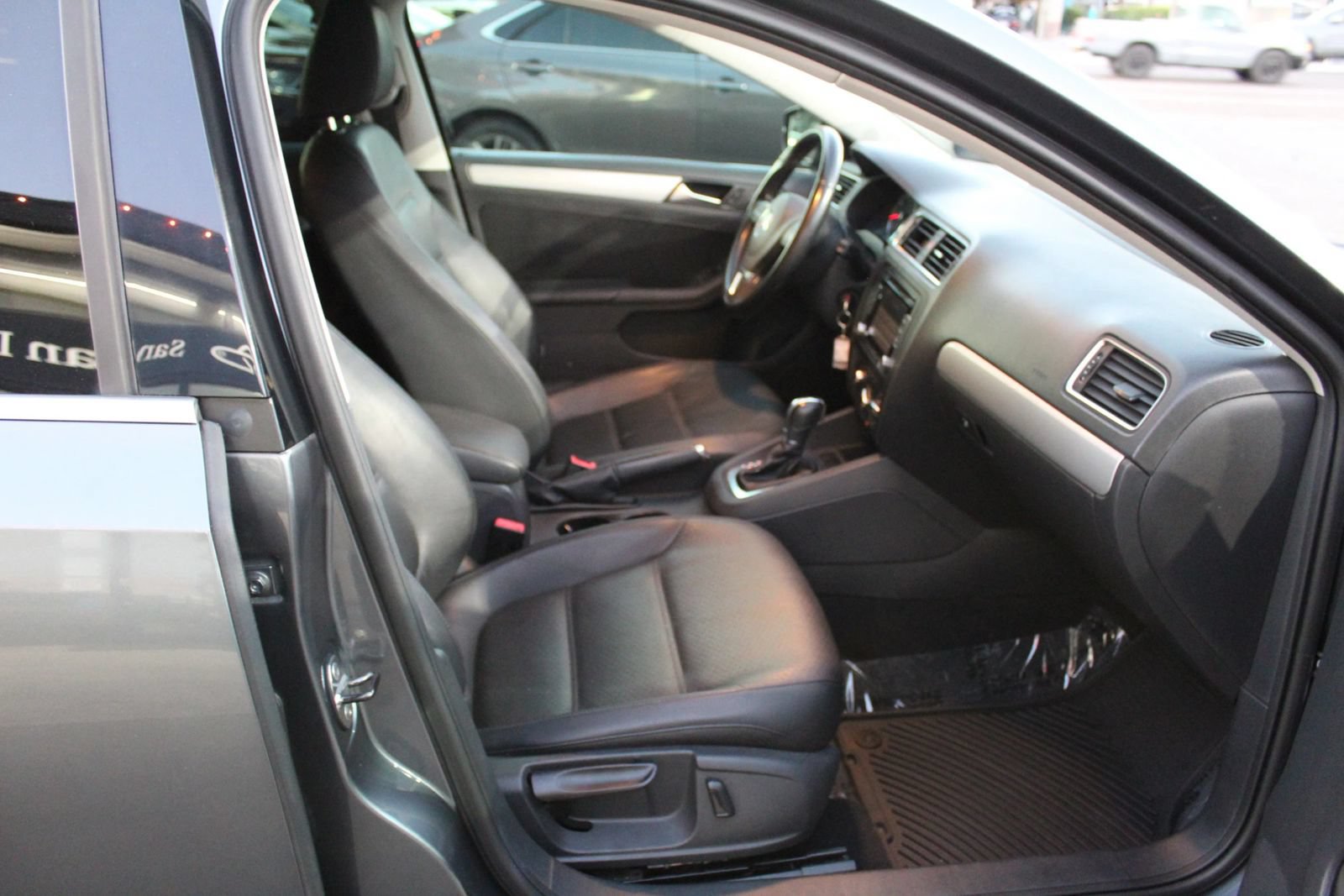 Used 2013 Volkswagen Jetta SE FWD image 10