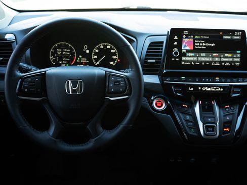 Used 2025 Honda Odyssey Elite image 20