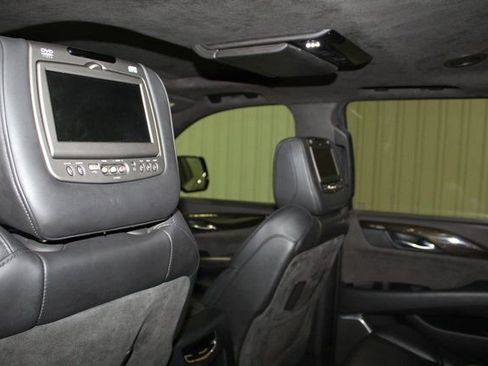 Used 2018 Cadillac Escalade ESV Platinum image 14