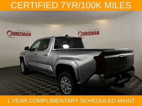 Used 2025 Toyota Tacoma SR5 AWD/4WD image 5