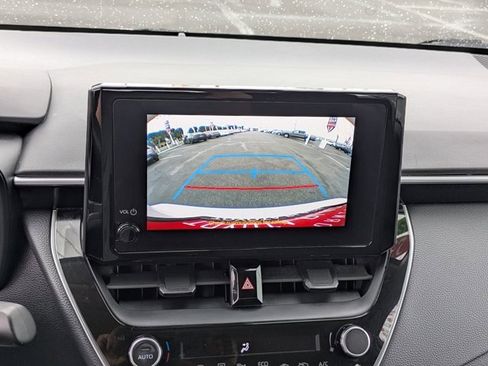 Used 2023 Toyota Corolla LE image 21