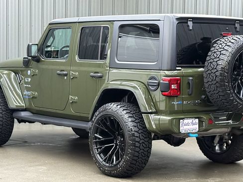 Used 2023 Jeep Wrangler Unlimited Sahara w/ Cold Weather Group AWD/4WD image 3