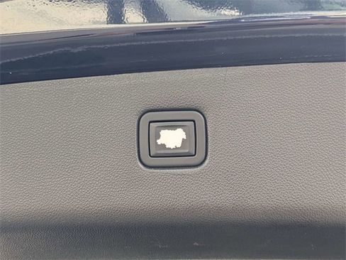 Used 2020 Chevrolet Blazer LT image 13