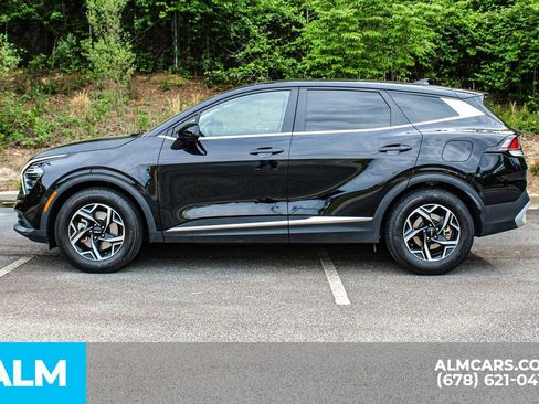 Used 2025 Kia Sportage LX FWD image 7