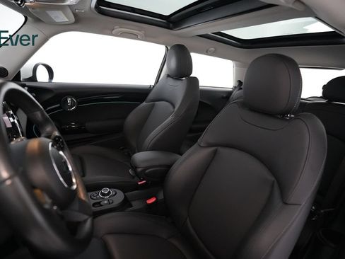 Used 2024 MINI Cooper SE FWD image 4