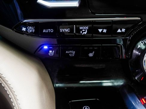 Used 2022 Acura MDX SH-AWD w/ Advance Package image 19