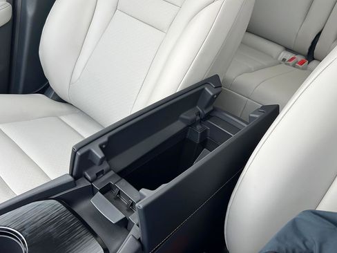 New 2026 Nissan Rogue SV FWD image 33