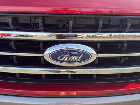 Used 2022 Ford F150 Lariat w/ Equipment Group 501A Mid AWD/4WD image 10