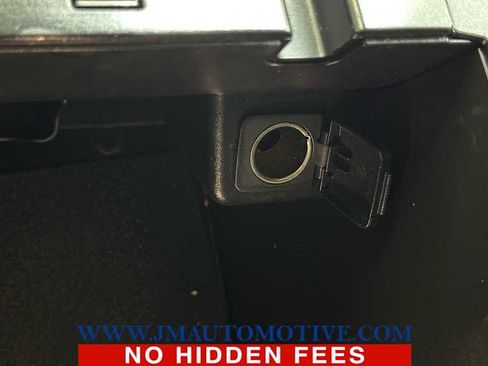 Used 2020 Ford Explorer XLT w/ Equipment Group 202A image 38